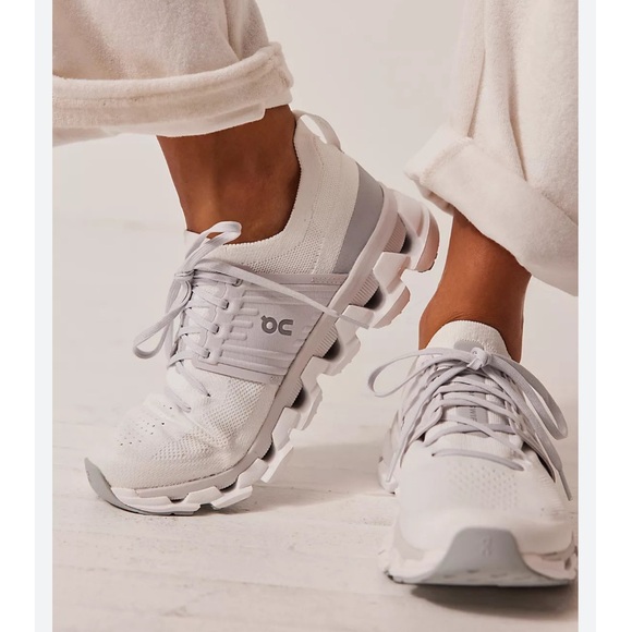 ON CLOUD CLOUDSWIFT 3 WOMEN White/ Frost size 8.5 preowned - Picture 1 of 14